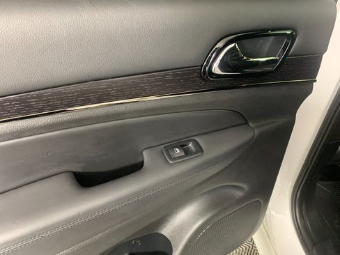 Used 2020 Jeep Grand Cherokee High Altitude RWD image 29