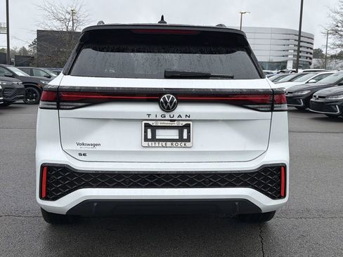 New 2026 Volkswagen Tiguan SE R-Line image 4