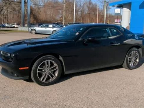 Used 2019 Dodge Challenger SXT w/ Cold Weather Group image 4