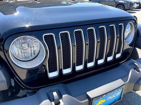 Used 2023 Jeep Wrangler Unlimited Sahara w/ Cold Weather Group AWD/4WD image 28