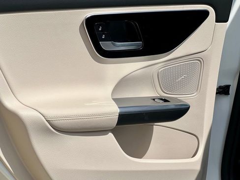 Certified 2024 Mercedes-Benz C 300 4MATIC Sedan image 38