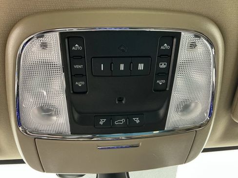 Used 2020 Jeep Grand Cherokee Overland w/ Interior Metal Package AWD/4WD image 26