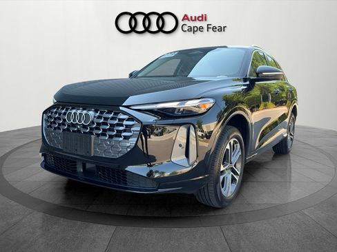 Used 2025 Audi Q5 Premium AWD/4WD image 2