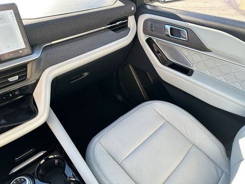 Used 2025 Ford Explorer Platinum w/ LUX Leather Package image 28