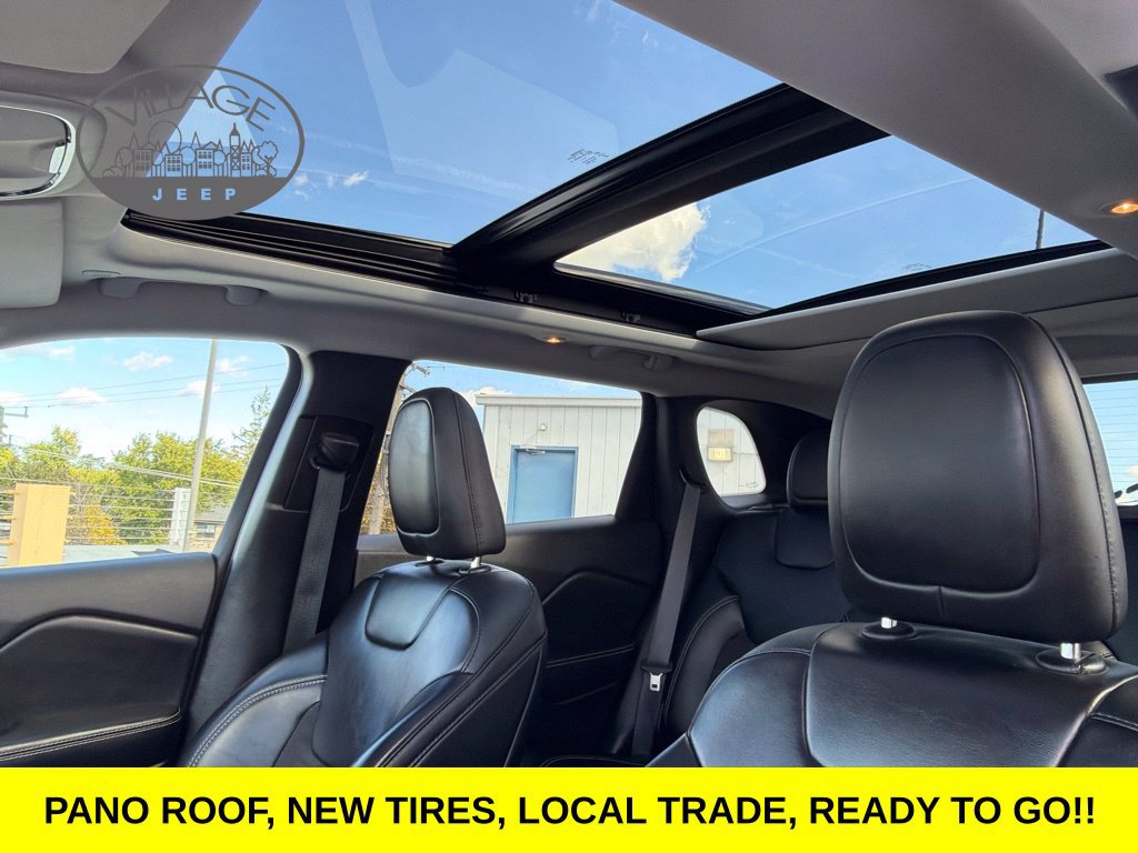 Used 2022 Jeep Cherokee Latitude w/ Sun & Sound Group AWD/4WD image 36