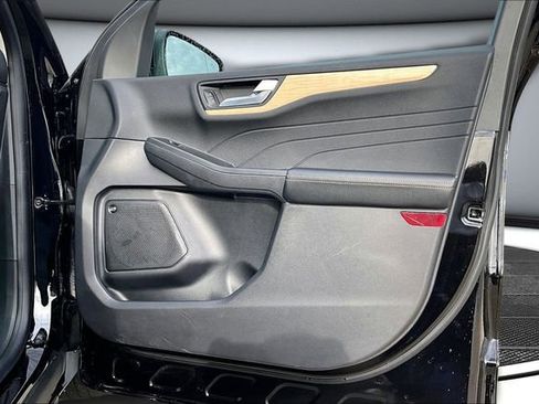 Used 2022 Ford Escape Titanium w/ Titanium Elite Package image 28