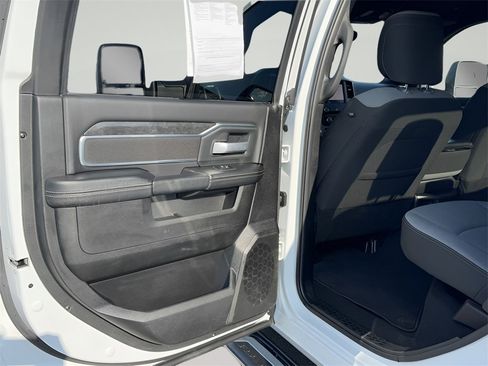 Used 2024 RAM 3500 Big Horn image 30