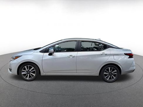 Used 2025 Nissan Versa SV FWD image 10