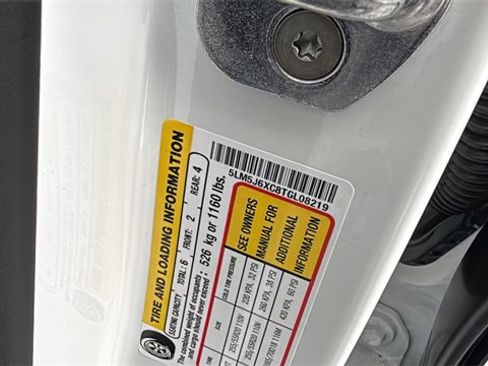 New 2026 Lincoln Aviator AWD image 30