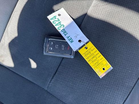 Used 2024 Jeep Grand Cherokee L Laredo image 36