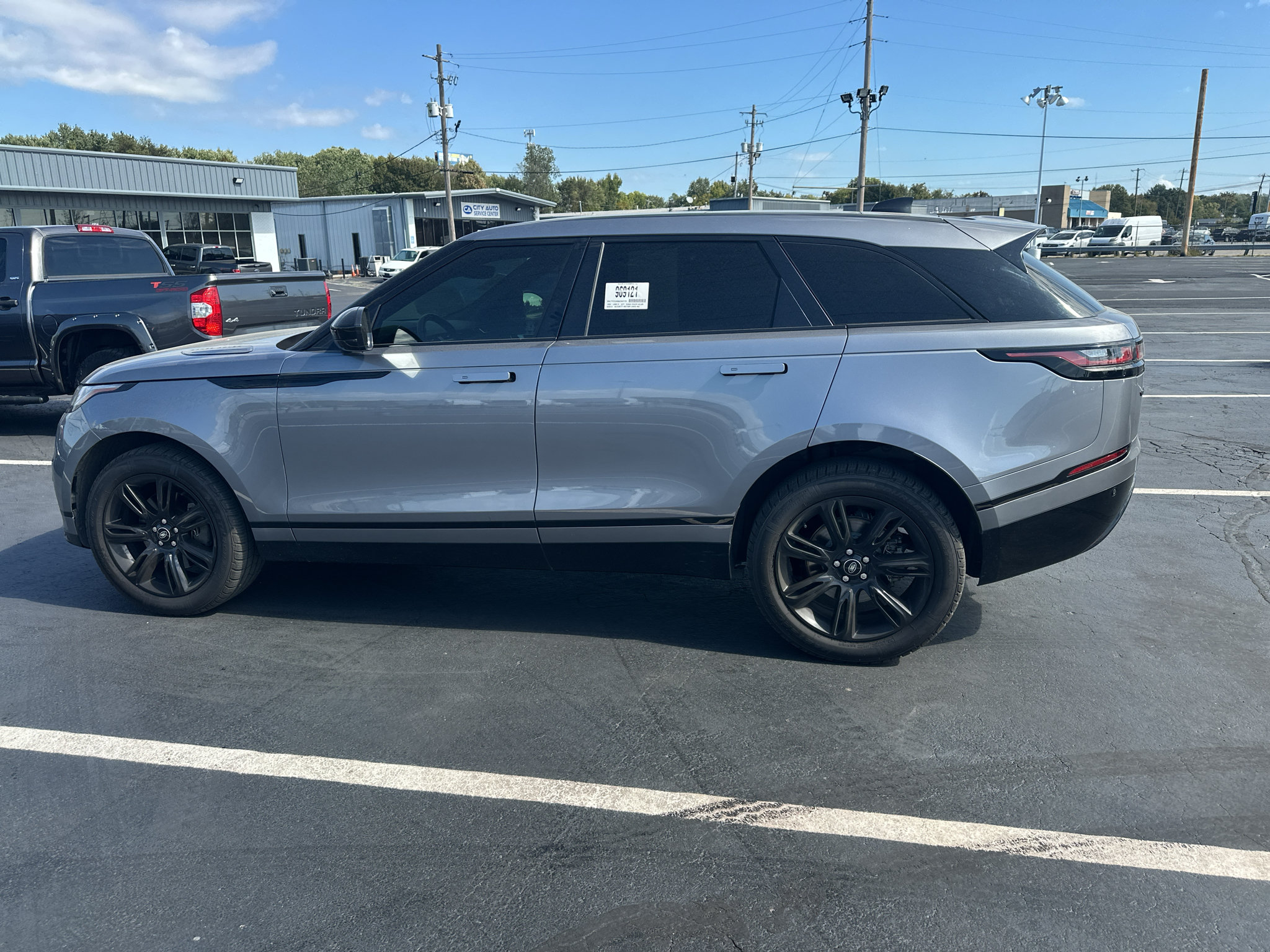 Used 2022 Land Rover Range Rover Velar R-Dynamic S AWD/4WD image 9
