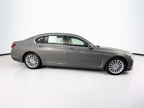 Used 2022 BMW 740i xDrive w/ Premium Package AWD/4WD image 11