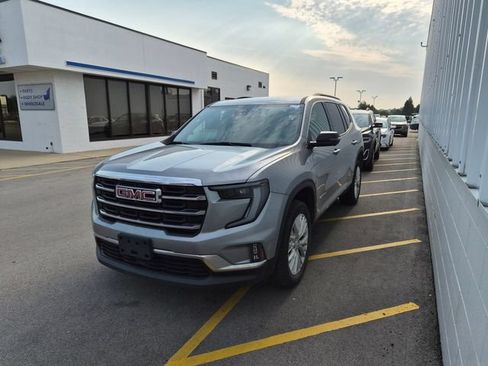Used 2024 GMC Acadia Elevation AWD/4WD image 1