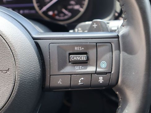 Used 2025 Nissan Pathfinder SV AWD/4WD image 14