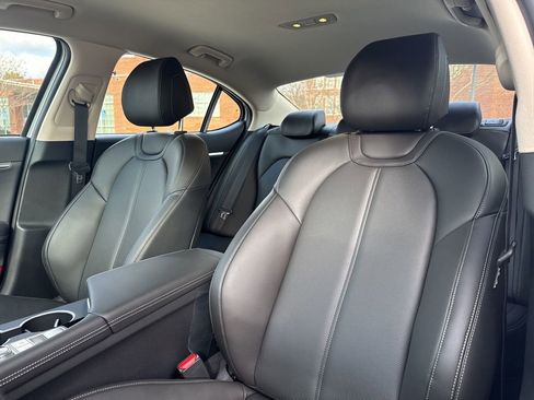 New 2026 Genesis G70 2.5T image 13