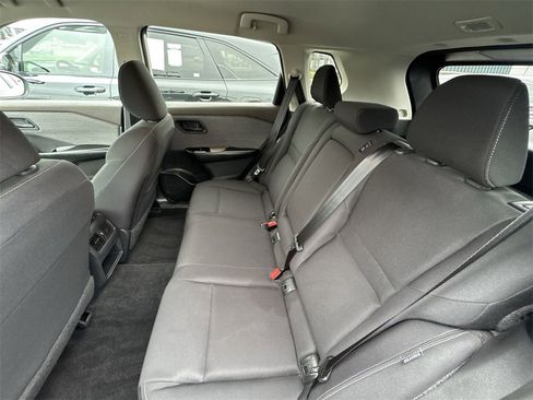 Used 2023 Nissan Rogue S image 13