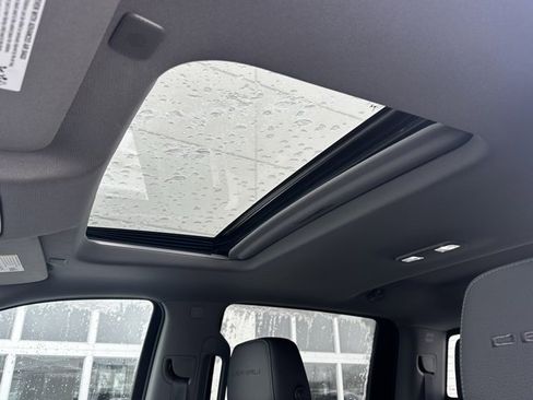 Used 2022 GMC Sierra 1500 Denali w/ Denali Premium Package image 7