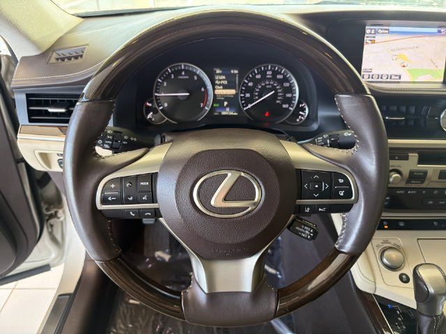 Used 2016 Lexus ES 350 w/ Luxury Package w/Wood Trim FWD image 32