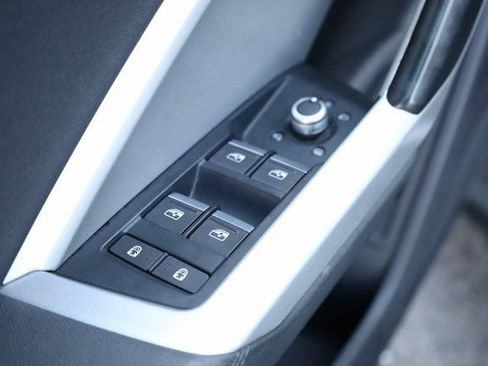 Used 2022 Audi Q3 2.0T Premium image 18