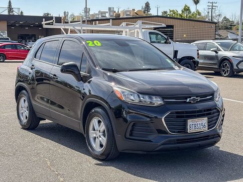 Used 2020 Chevrolet Trax LS w/ Tint and Cruise Package FWD image 5