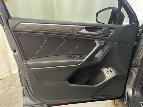 Certified 2023 Volkswagen Tiguan SEL R-Line image 10