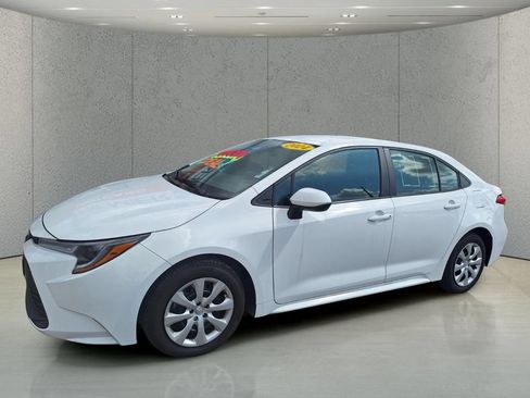 Used 2024 Toyota Corolla LE FWD image 9