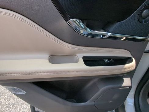 Used 2020 Lincoln Corsair Reserve FWD image 26