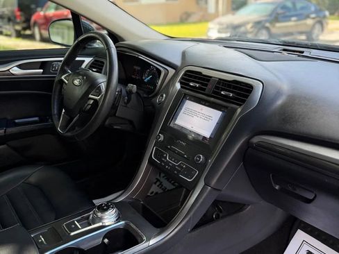 Used 2019 Ford Fusion SEL FWD image 14