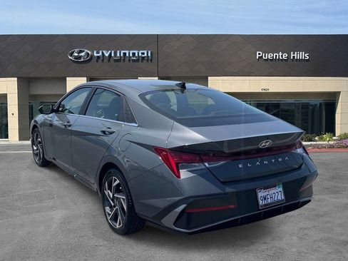 Used 2024 Hyundai Elantra SEL FWD image 4