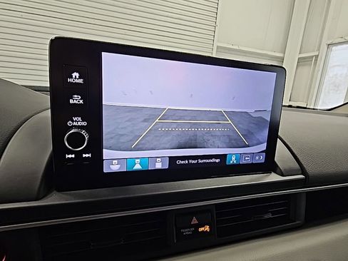 Used 2025 Honda Pilot EX-L image 18