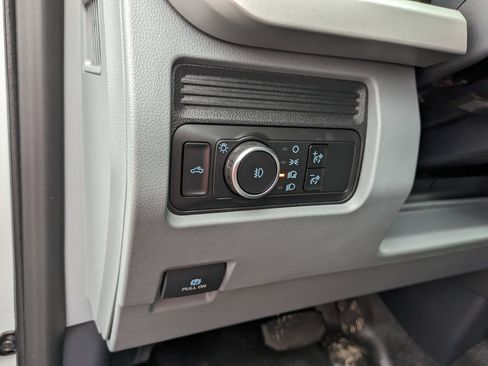 New 2025 Ford F550 4x4 Crew Cab image 17