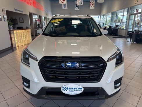 Used 2023 Subaru Forester Premium AWD/4WD image 2