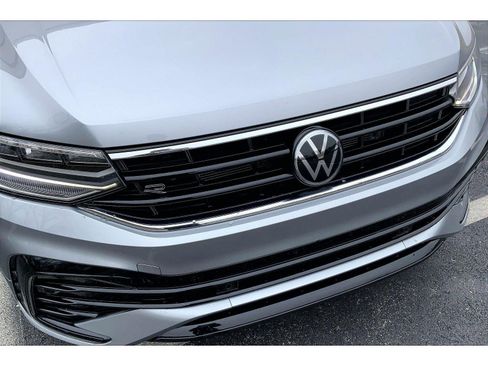 Used 2024 Volkswagen Tiguan SE R-Line w/ MDO Package, Two-Row image 30