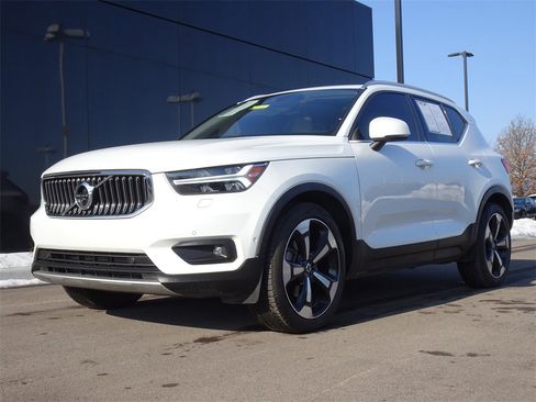 Used 2019 Volvo XC40 T5 Inscription image 28