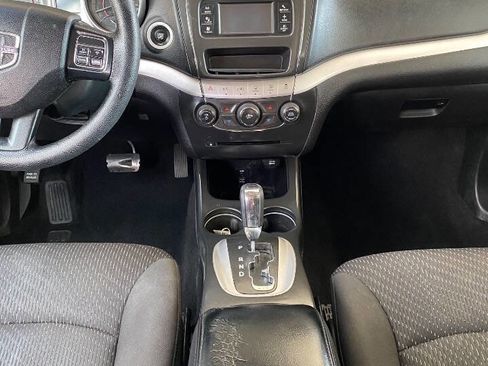 Used 2017 Dodge Journey SE w/ Flexible Seating Group image 28