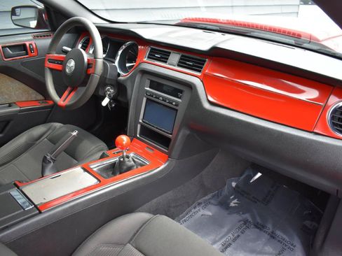 Used 2011 Ford Mustang GT RWD image 12