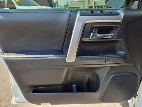 Used 2022 Toyota 4Runner Limited AWD/4WD image 14