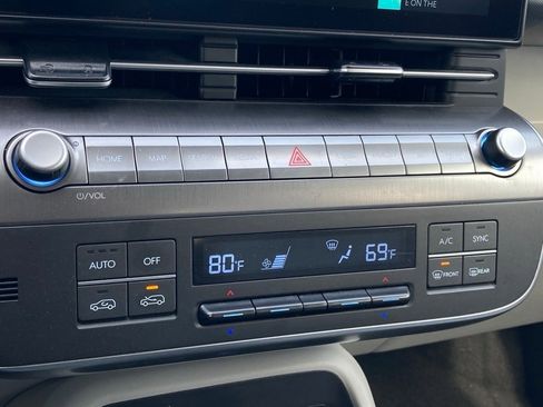 Used 2025 Hyundai Kona SEL image 21