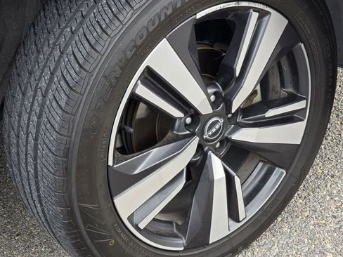 Used 2023 Nissan Rogue Platinum image 25