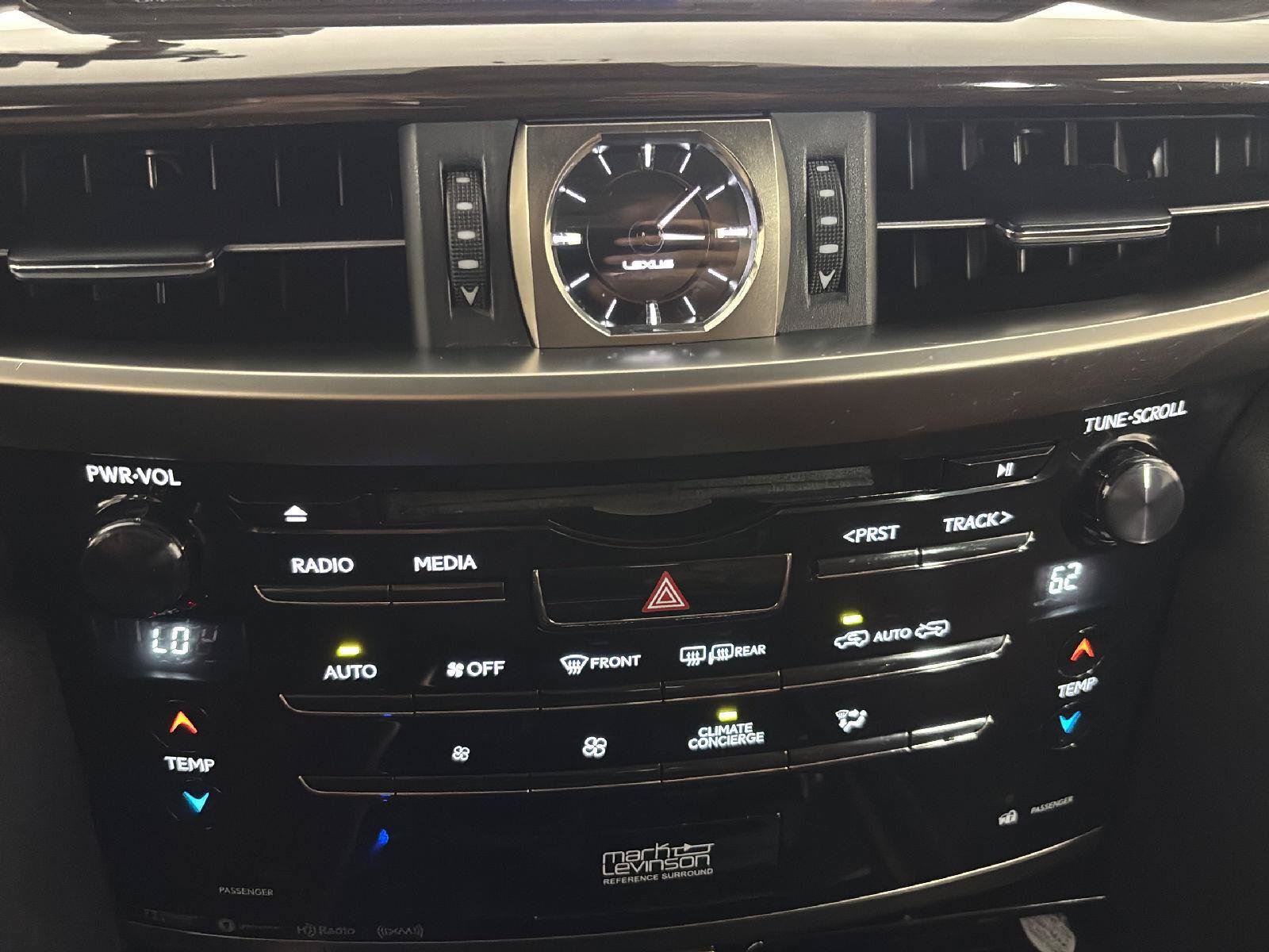 Used 2016 Lexus LX 570 4WD w/ Luxury Package image 15