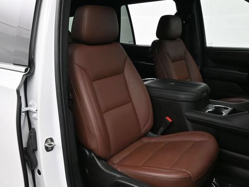 Used 2021 Chevrolet Tahoe LS RWD image 17