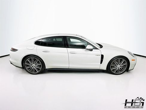 Used 2018 Porsche Panamera 4 AWD/4WD image 5