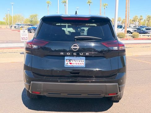 Certified 2025 Nissan Rogue SV FWD image 5