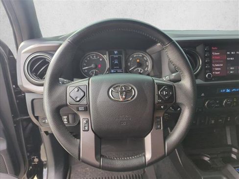 Used 2022 Toyota Tacoma TRD Sport w/ Technology Package RWD image 11