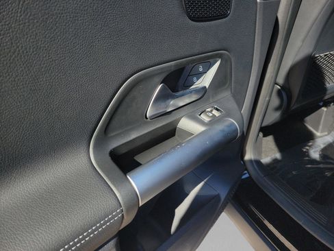 Certified 2025 Mercedes-Benz GLA 250 image 6