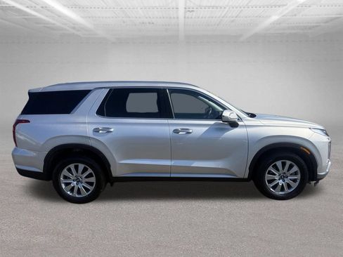 Used 2025 Hyundai Palisade SEL FWD image 2