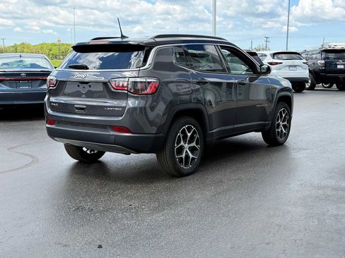 Used 2024 Jeep Compass Limited AWD/4WD image 4