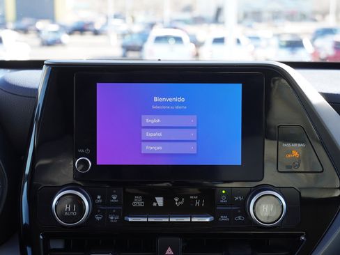 Certified 2023 Toyota Highlander LE image 32