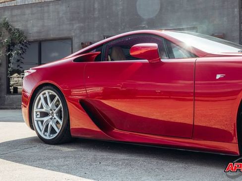 Used 2012 Lexus LFA RWD image 39