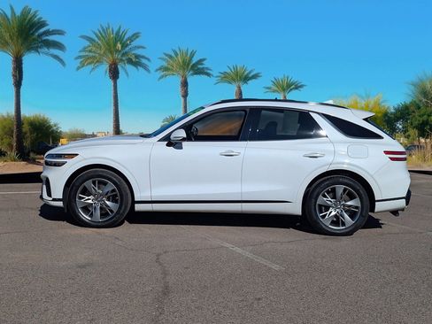 Used 2025 Genesis GV70 3.5T Sport image 2